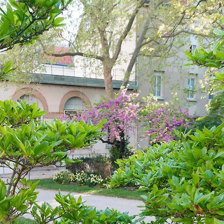 Hôtellerie L'Enclos Rey-3
